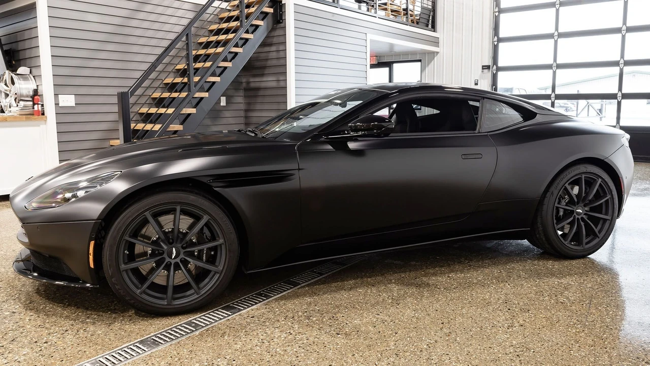2023 Aston Martin DB11 V12 - Image 15 of 31