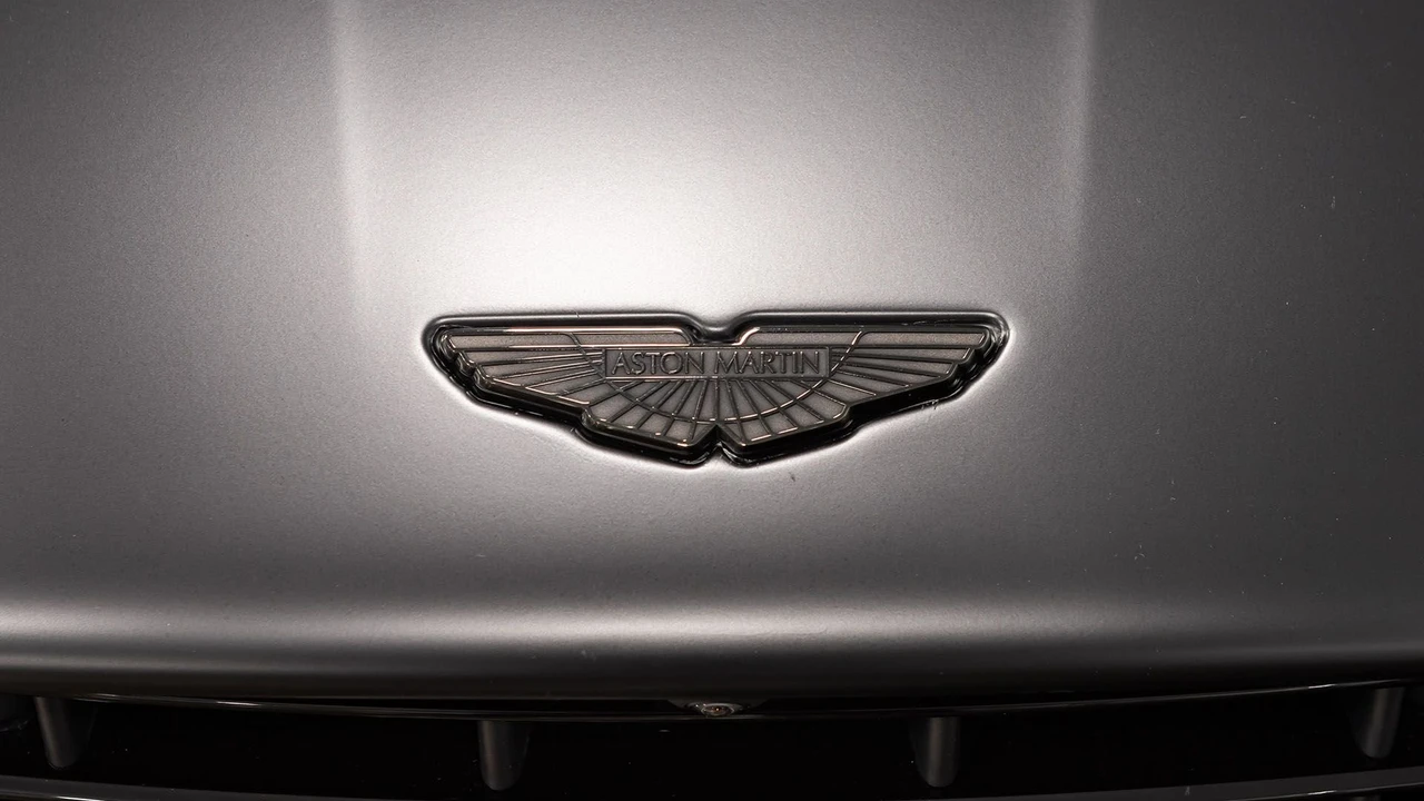 2023 Aston Martin DB11 V12 - Image 19 of 31