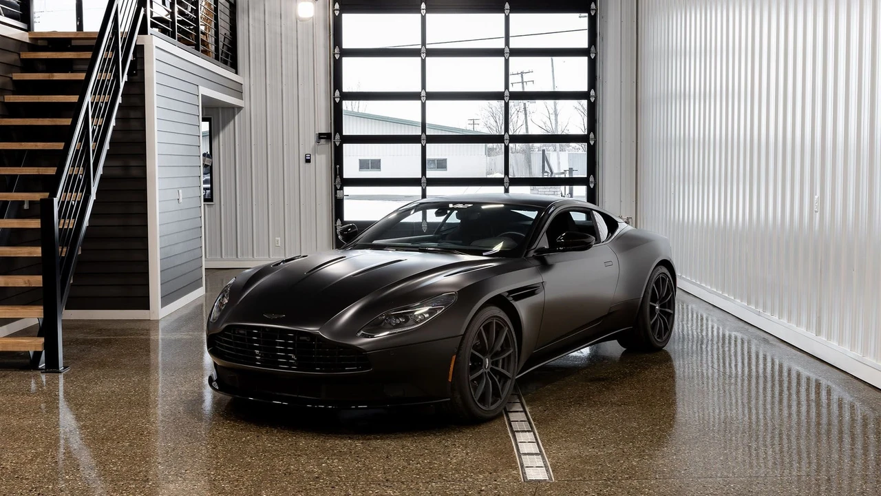 2023 Aston Martin DB11 V12 - Image 13 of 31