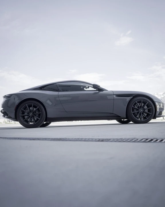 2023 Aston Martin DB11 V12 - Image 10 of 31