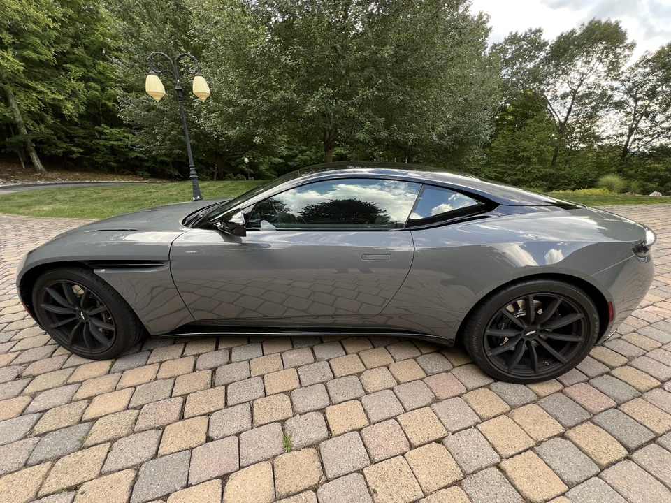 2023 Aston Martin DB11 V12 - Image 17 of 31