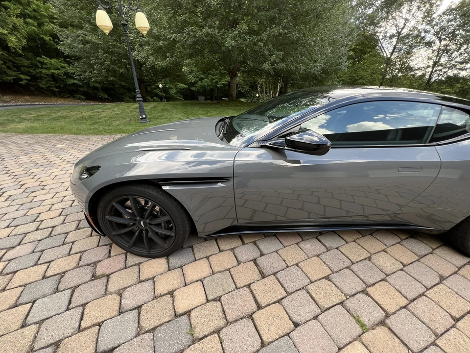 2023 Aston Martin DB11 V12 - Image 25 of 31