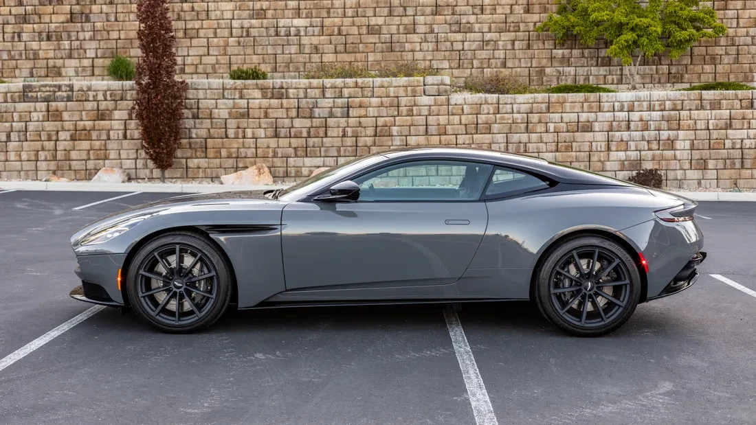 2023 Aston Martin DB11 V12 - Image 27 of 31