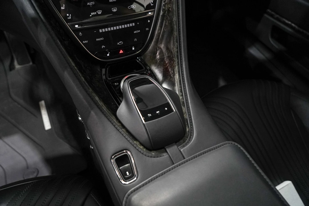 2023 Aston Martin DB11 V12 - Image 12 of 31