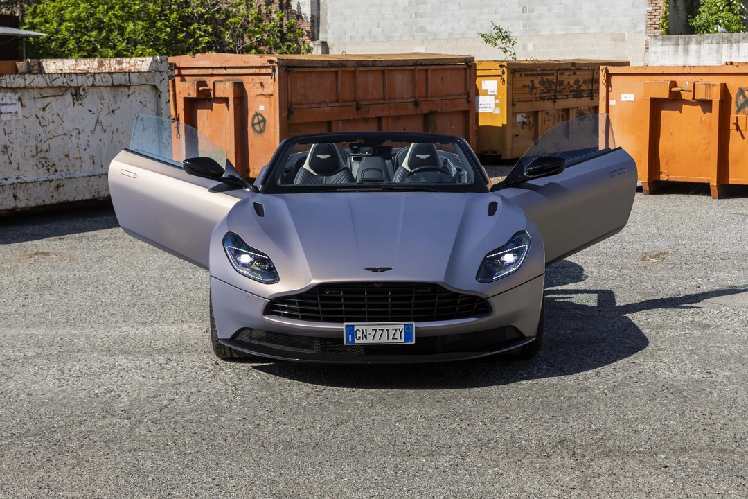 2023 Aston Martin DB11 Volante - Image 11 of 31