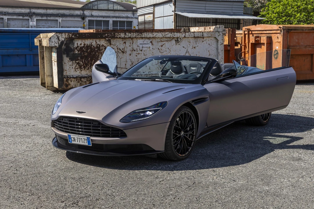 2023 Aston Martin DB11 Volante - Image 13 of 31