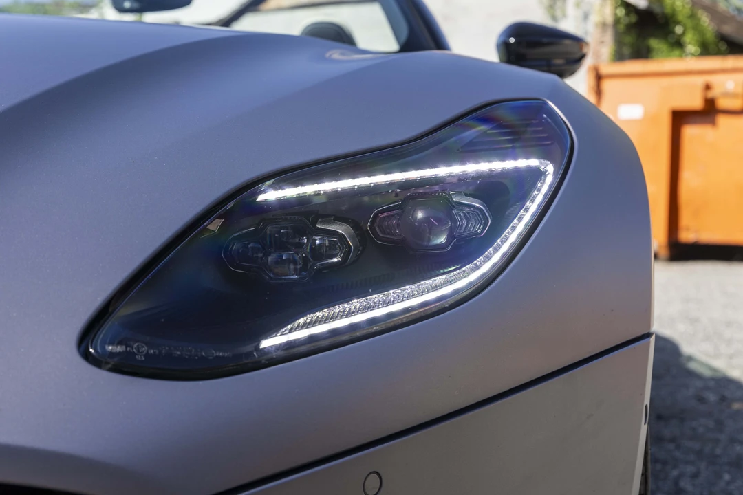 2023 Aston Martin DB11 Volante - Image 19 of 31