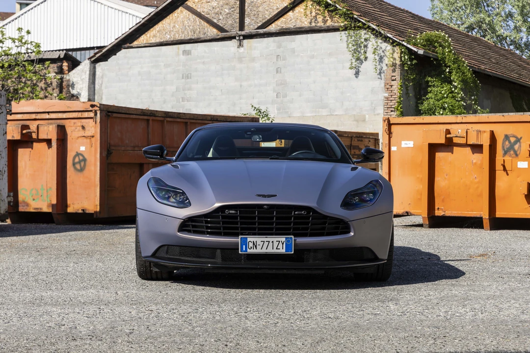 2023 Aston Martin DB11 Volante - Image 9 of 31