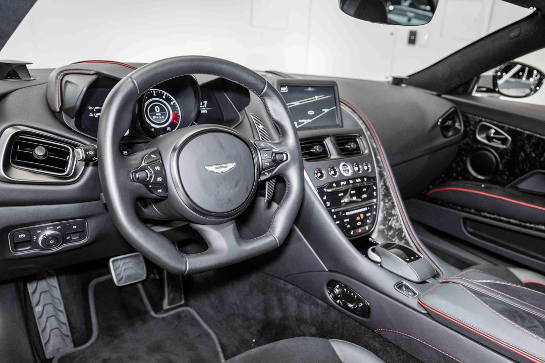 2023 Aston Martin DBS Superleggera - Image 19 of 31