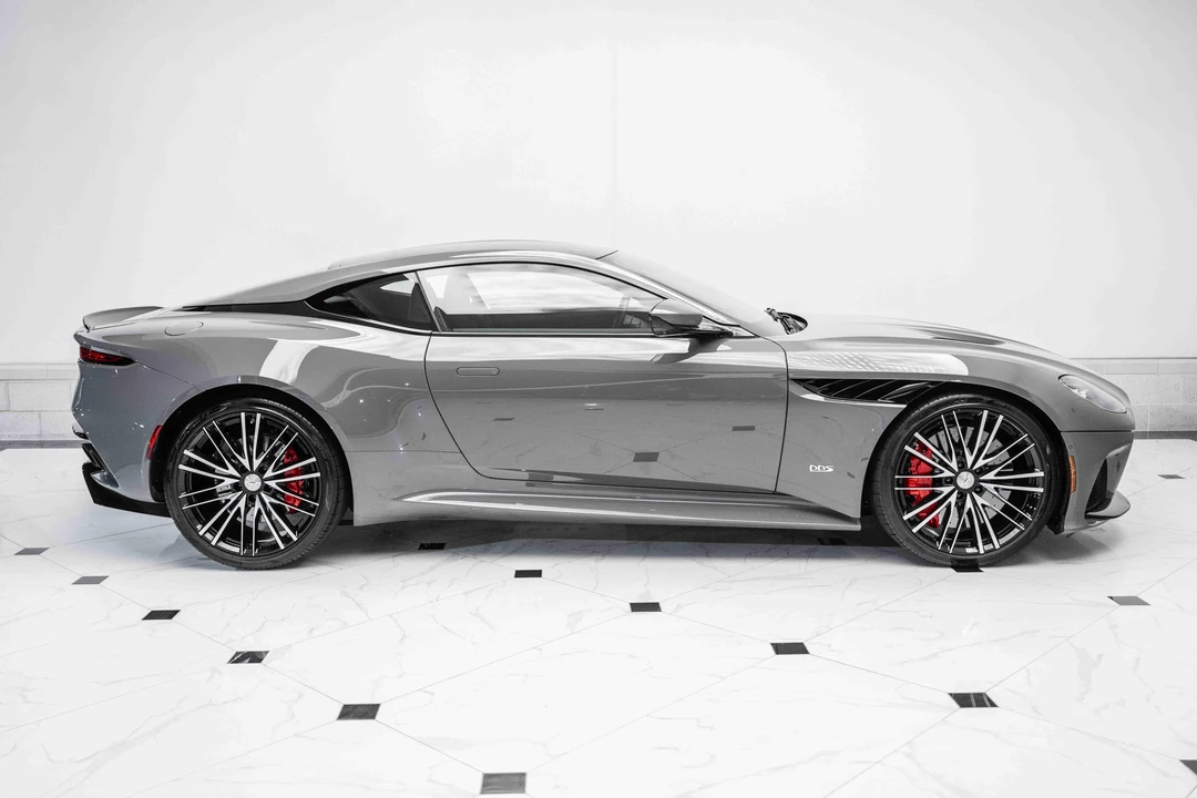 2023 Aston Martin DBS Superleggera - Image 8 of 31