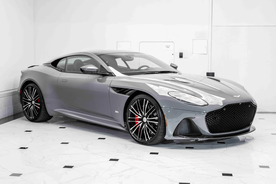 2023 Aston Martin DBS Superleggera - Image 9 of 31