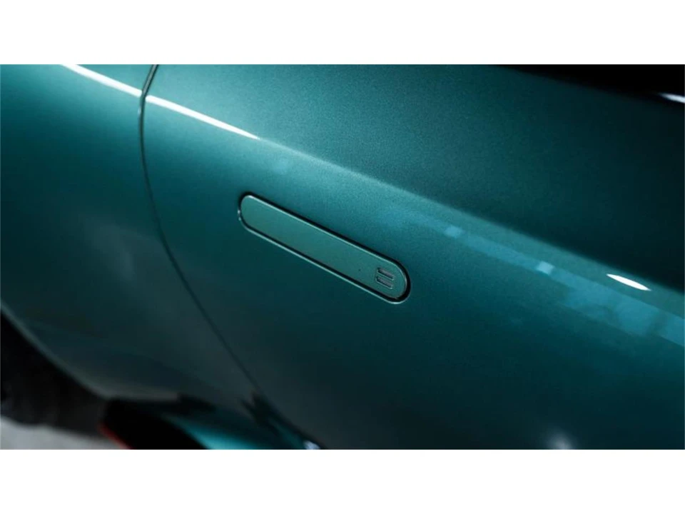 2023 Aston Martin DBS Superleggera - Image 16 of 31