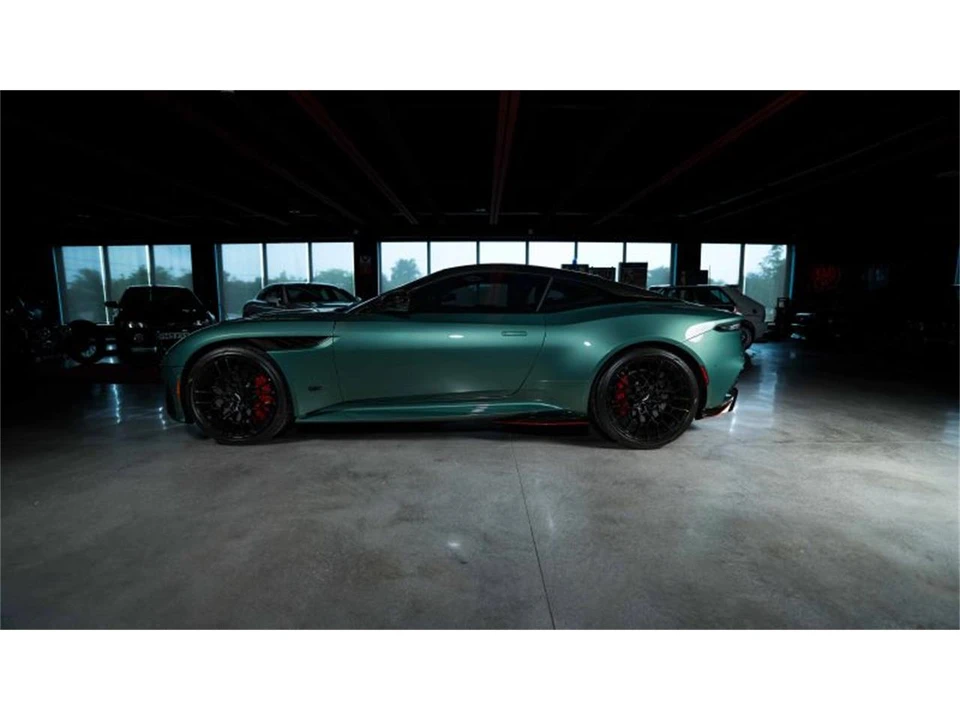 2023 Aston Martin DBS Superleggera - Image 7 of 31