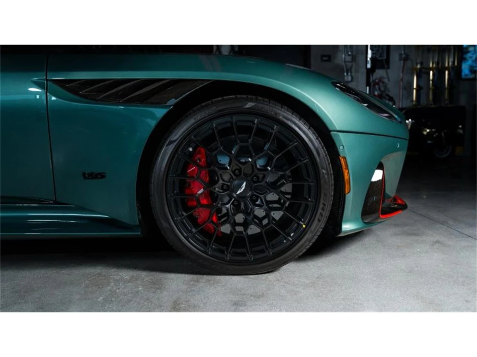 2023 Aston Martin DBS Superleggera - Image 13 of 31
