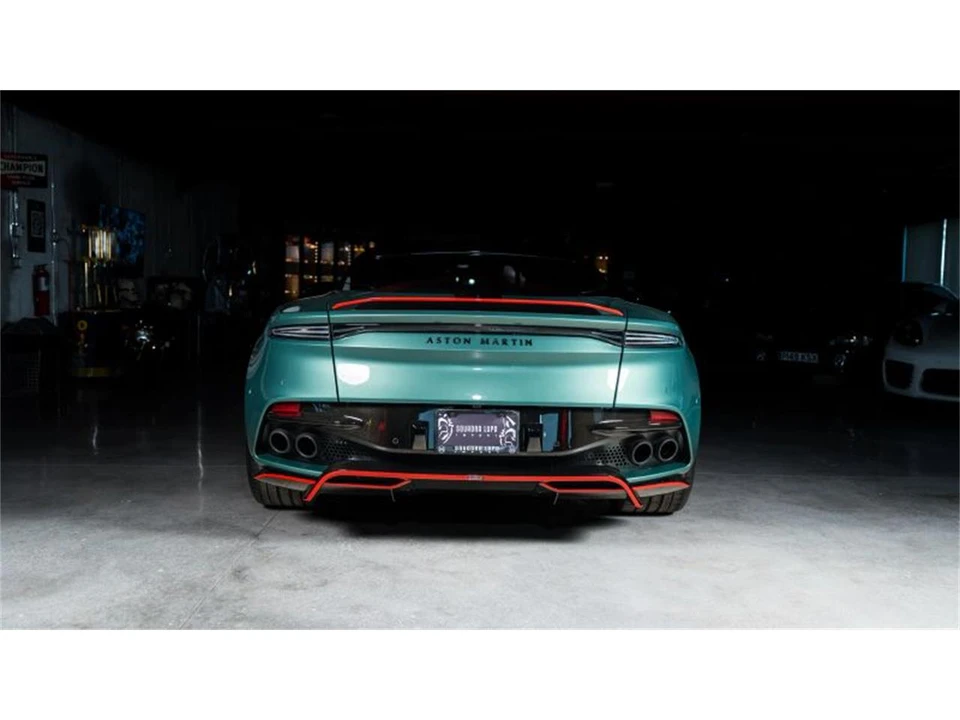 2023 Aston Martin DBS Superleggera - Image 9 of 31