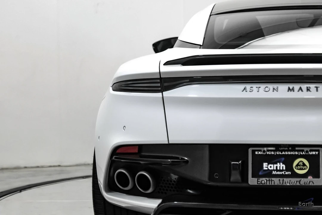 2023 Aston Martin DBS Superleggera - Image 16 of 31