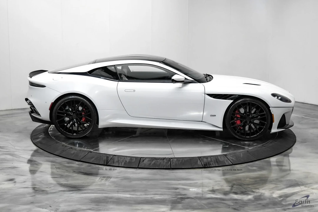 2023 Aston Martin DBS Superleggera - Image 23 of 31