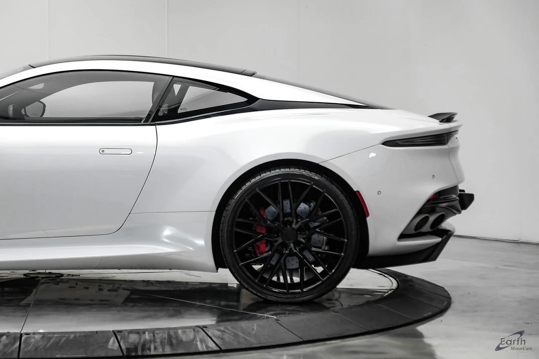 2023 Aston Martin DBS Superleggera - Image 10 of 31