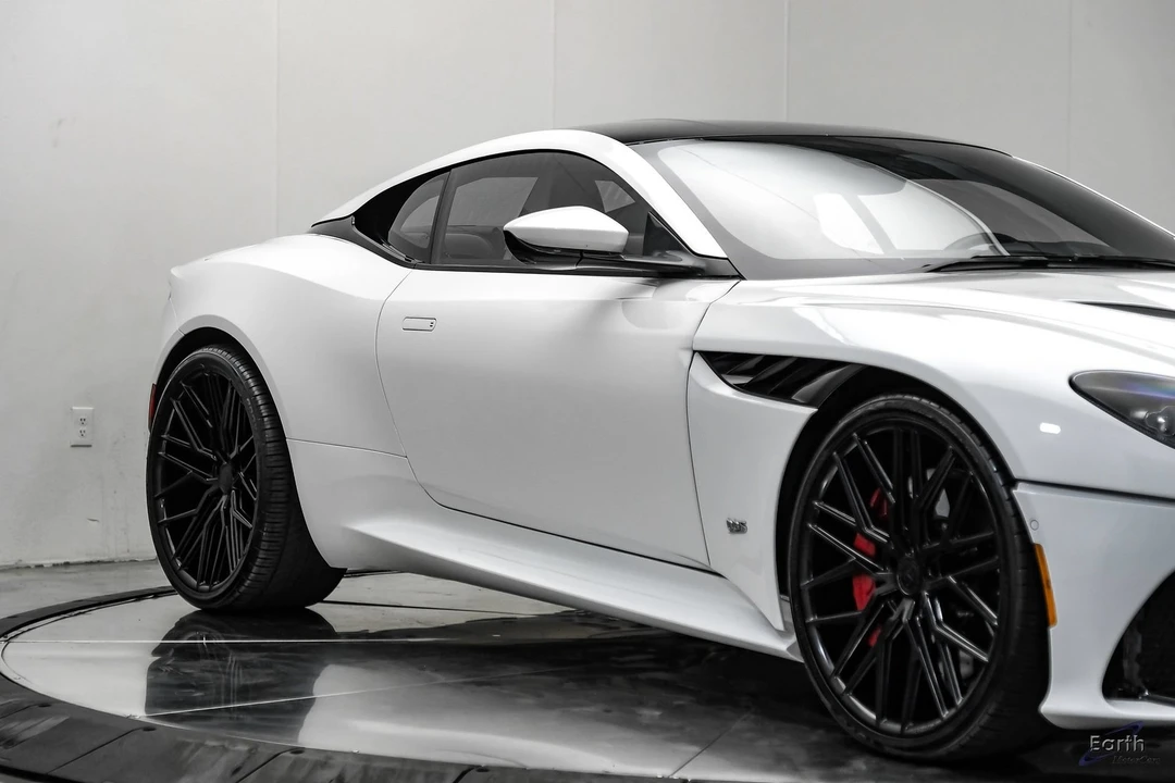 2023 Aston Martin DBS Superleggera - Image 29 of 31