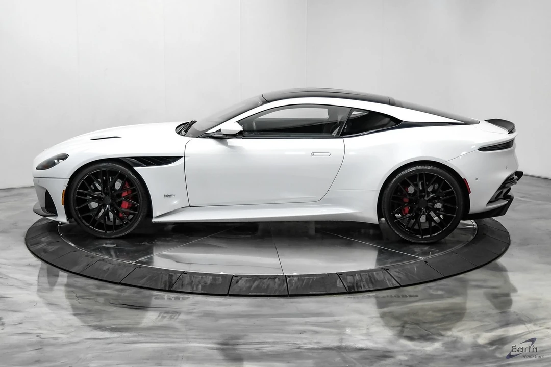 2023 Aston Martin DBS Superleggera - Image 8 of 31