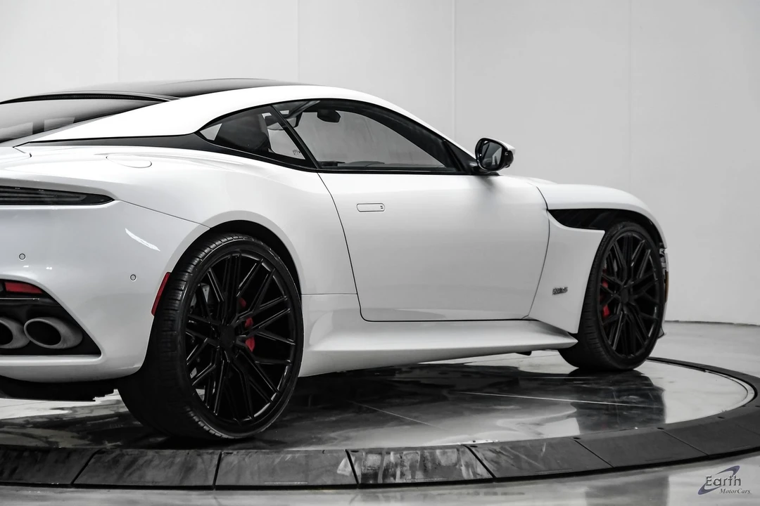 2023 Aston Martin DBS Superleggera - Image 21 of 31