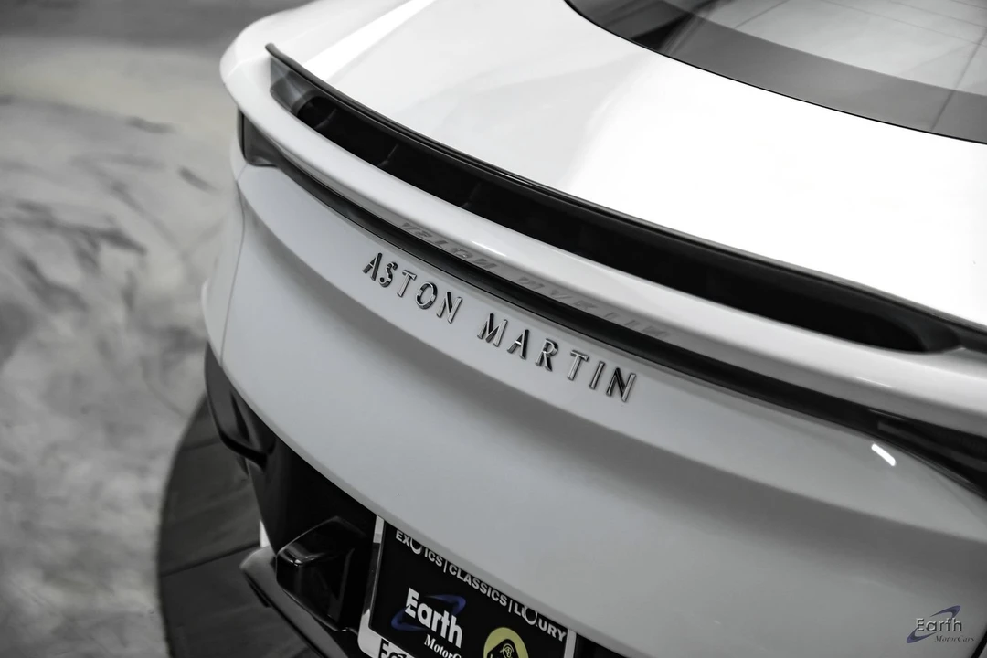 2023 Aston Martin DBS Superleggera - Image 17 of 31