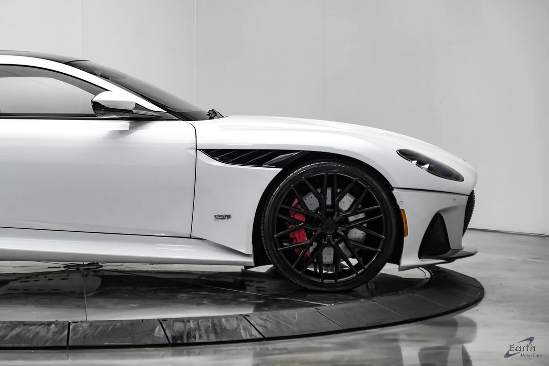 2023 Aston Martin DBS Superleggera - Image 25 of 31