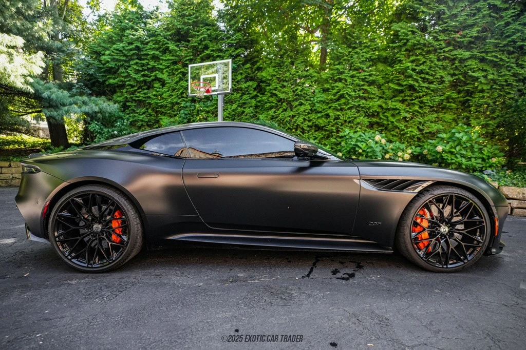 2023 Aston Martin DBS Superleggera - Image 9 of 21