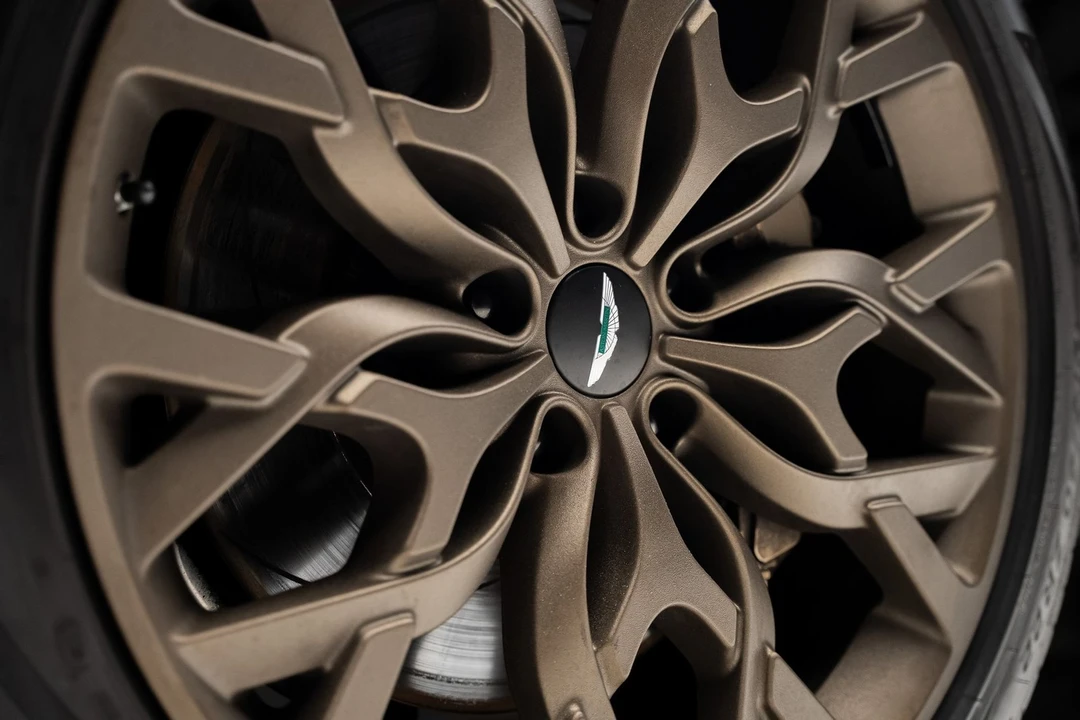 2023 Aston Martin DBX - Image 22 of 31