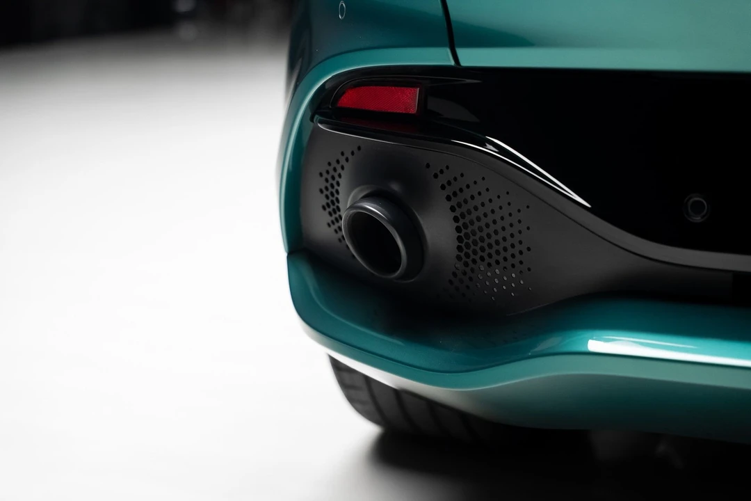 2023 Aston Martin DBX - Image 30 of 31