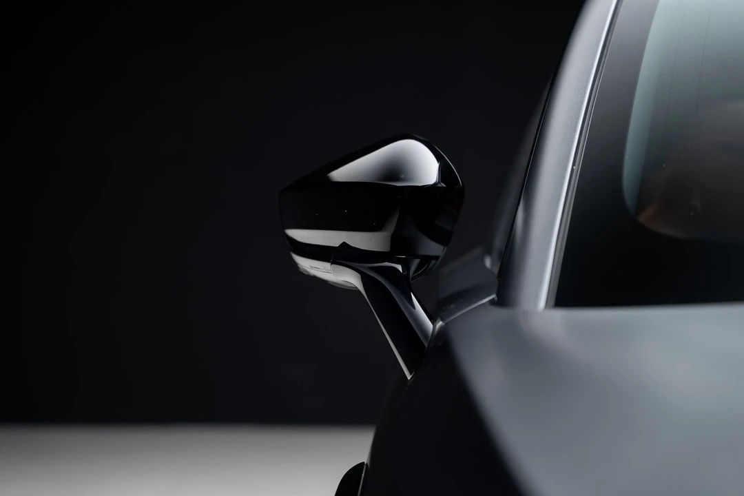 2023 Aston Martin DBX - Image 14 of 31