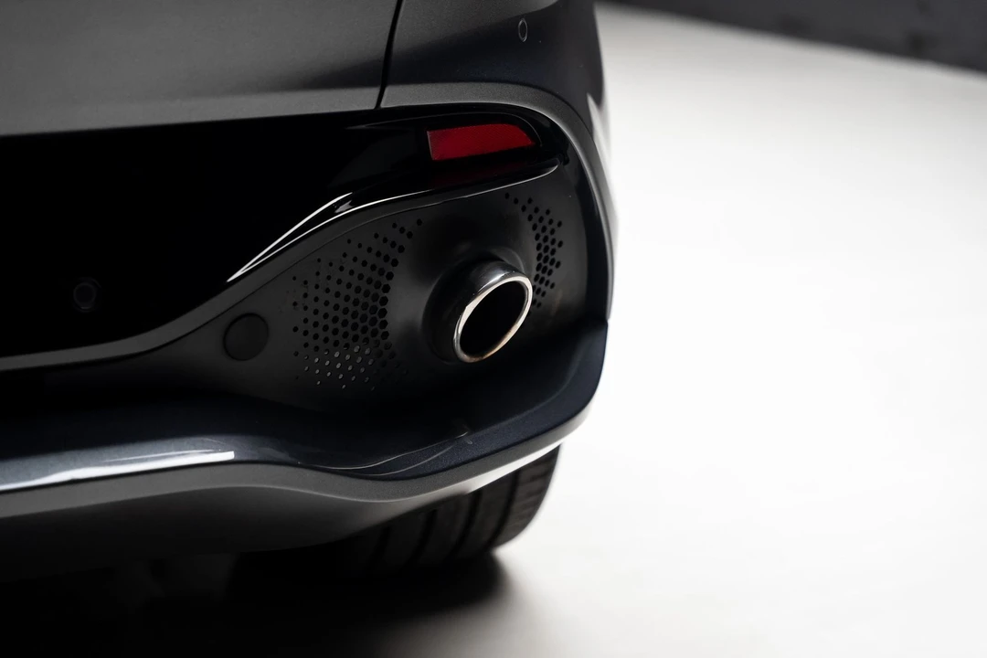 2023 Aston Martin DBX - Image 31 of 31