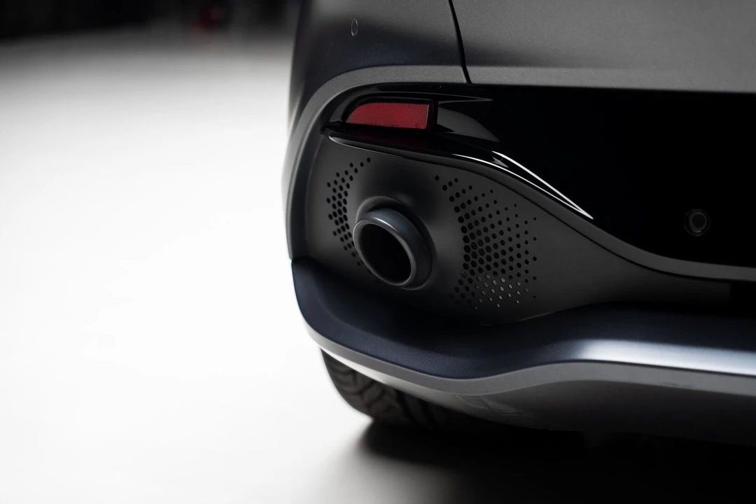 2023 Aston Martin DBX - Image 30 of 31