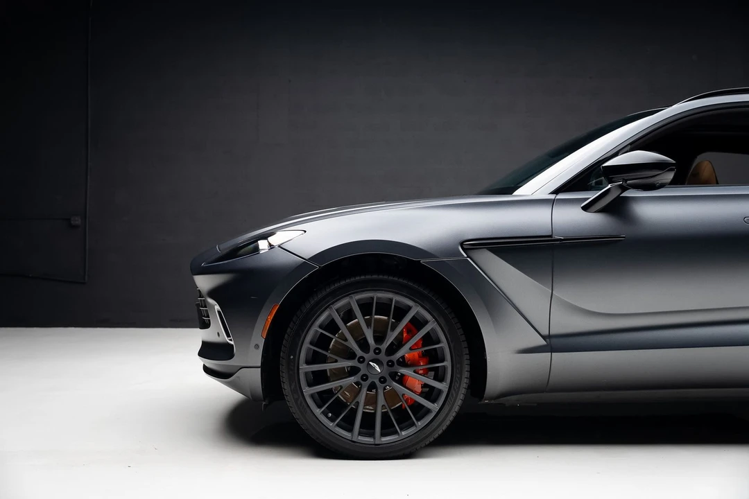 2023 Aston Martin DBX - Image 18 of 31
