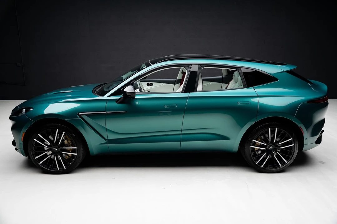 2023 Aston Martin DBX - Image 16 of 31