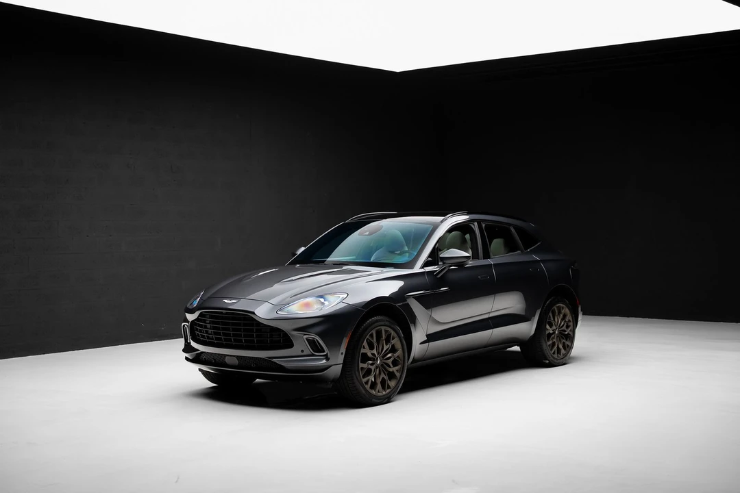 2023 Aston Martin DBX - Image 4 of 31