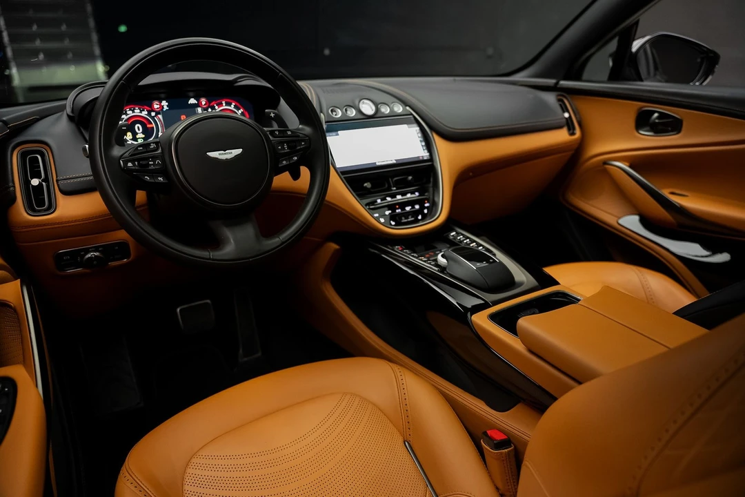 2023 Aston Martin DBX - Image 2 of 31