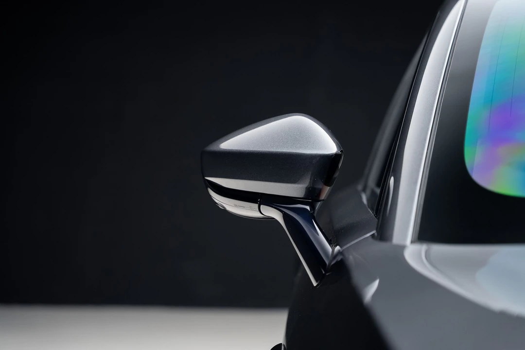 2023 Aston Martin DBX - Image 14 of 31