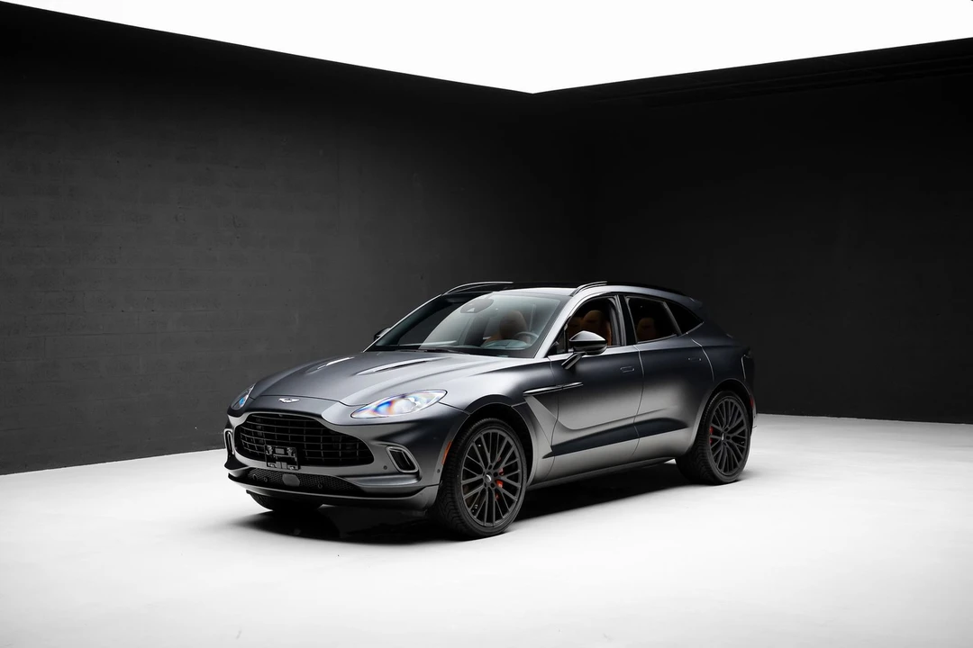 2023 Aston Martin DBX - Image 4 of 31