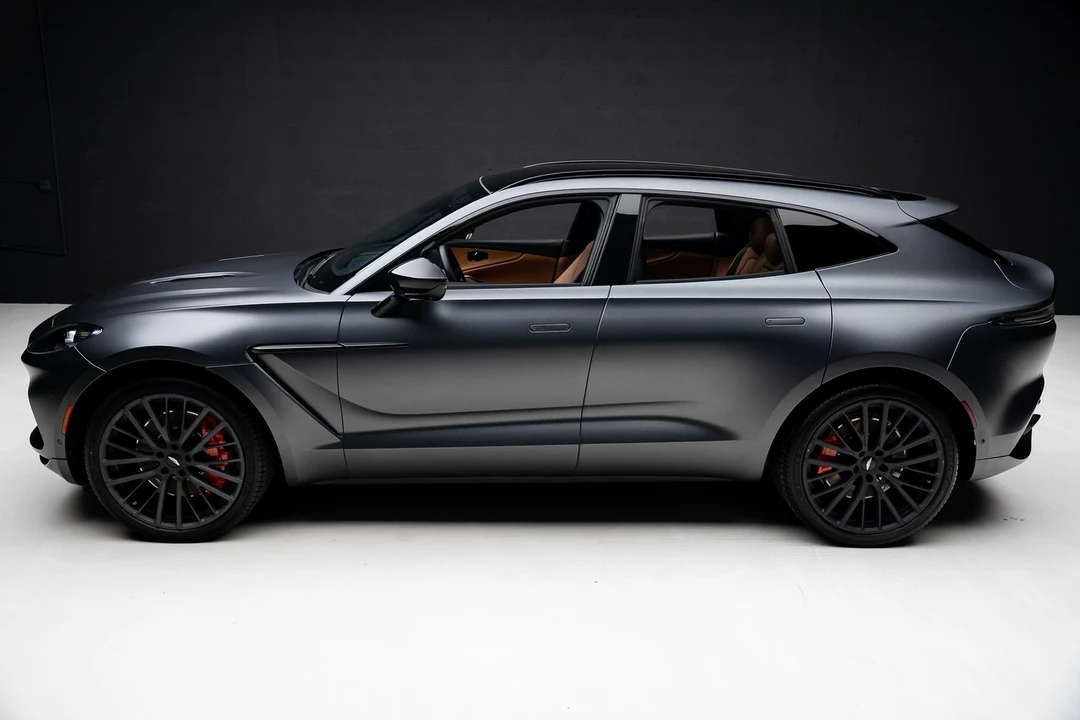 2023 Aston Martin DBX - Image 16 of 31