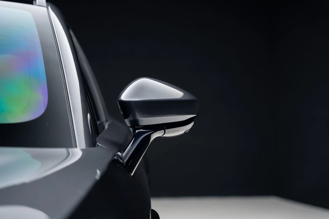 2023 Aston Martin DBX - Image 15 of 31