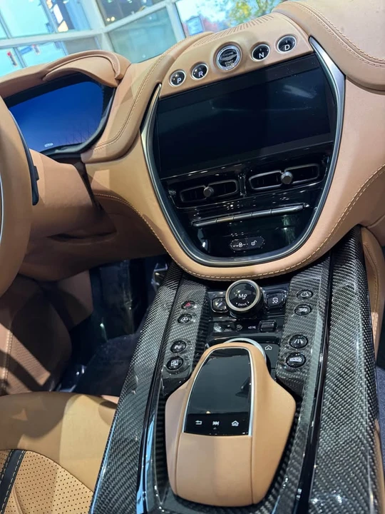 2023 Aston Martin DBX - Image 6 of 9