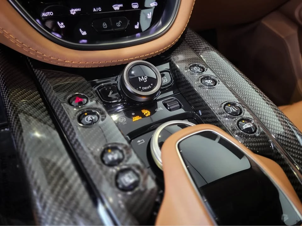 2023 Aston Martin DBX - Image 12 of 20
