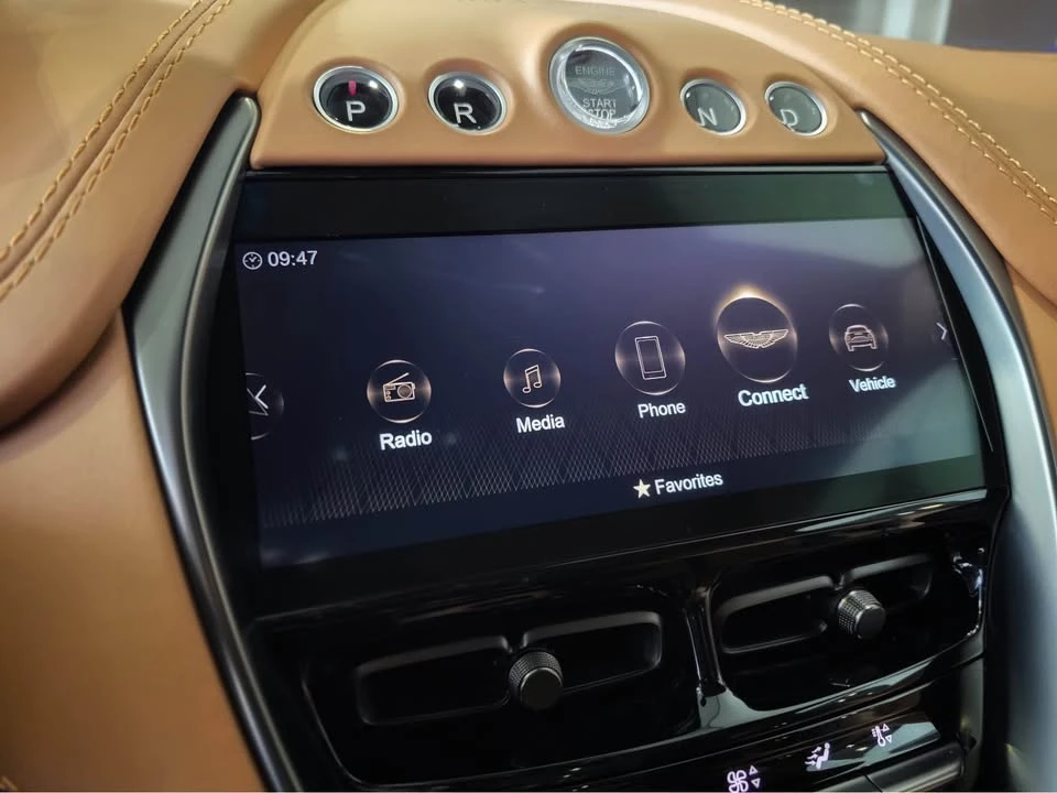 2023 Aston Martin DBX - Image 9 of 20