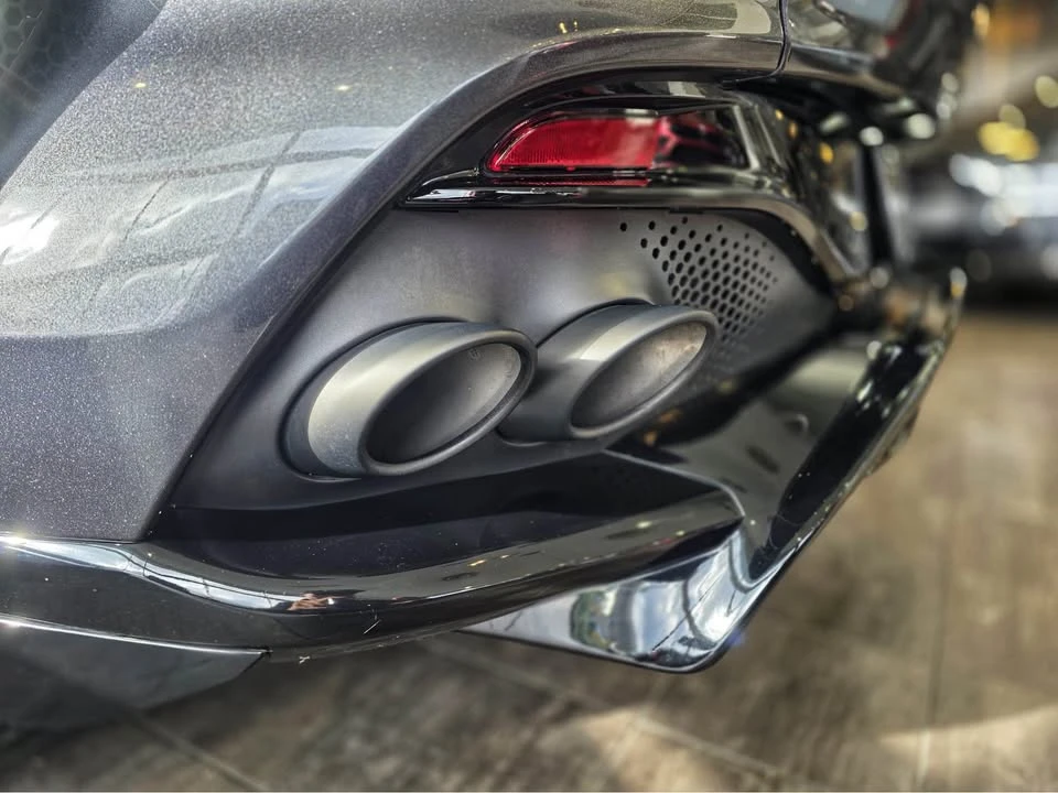 2023 Aston Martin DBX - Image 18 of 20