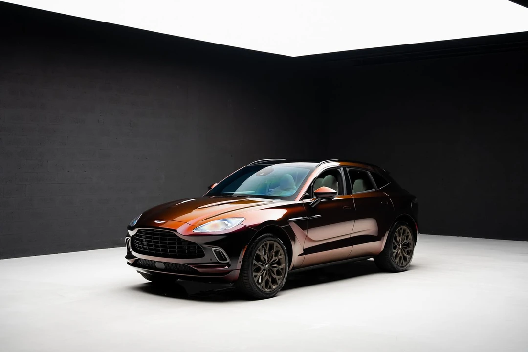 2023 Aston Martin DBX - Image 4 of 31