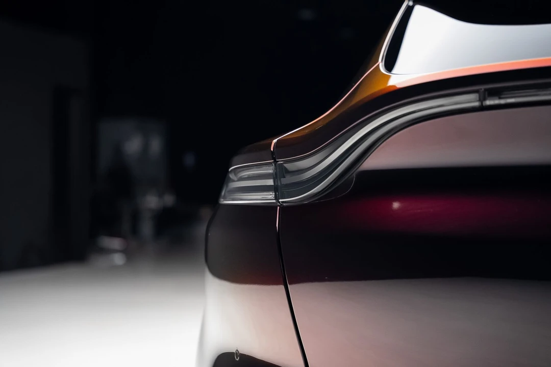 2023 Aston Martin DBX - Image 27 of 31