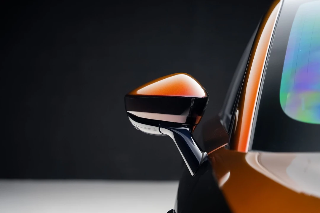 2023 Aston Martin DBX - Image 14 of 31
