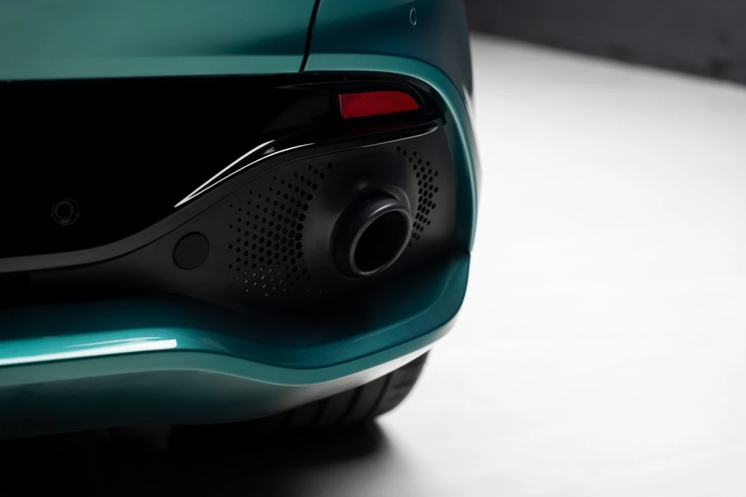 2023 Aston Martin DBX - Image 31 of 31