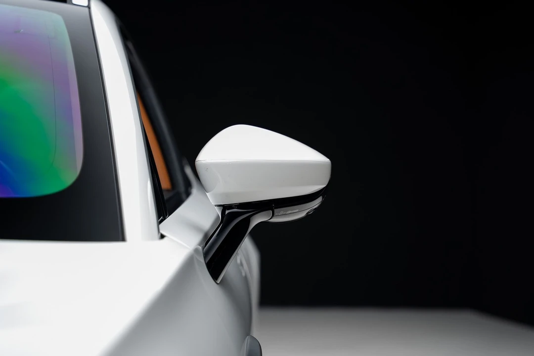 2023 Aston Martin DBX - Image 15 of 31